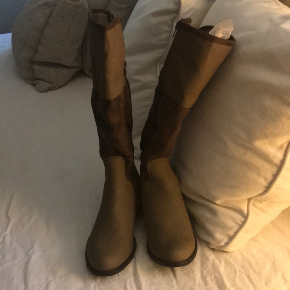 New boots without tag never worn